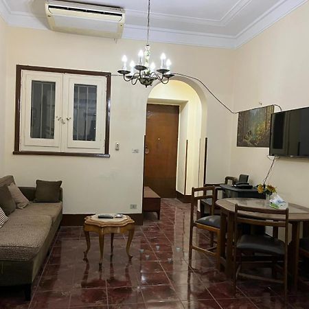 Beautiful Apartment In The Heart Of Cairo Exterior photo