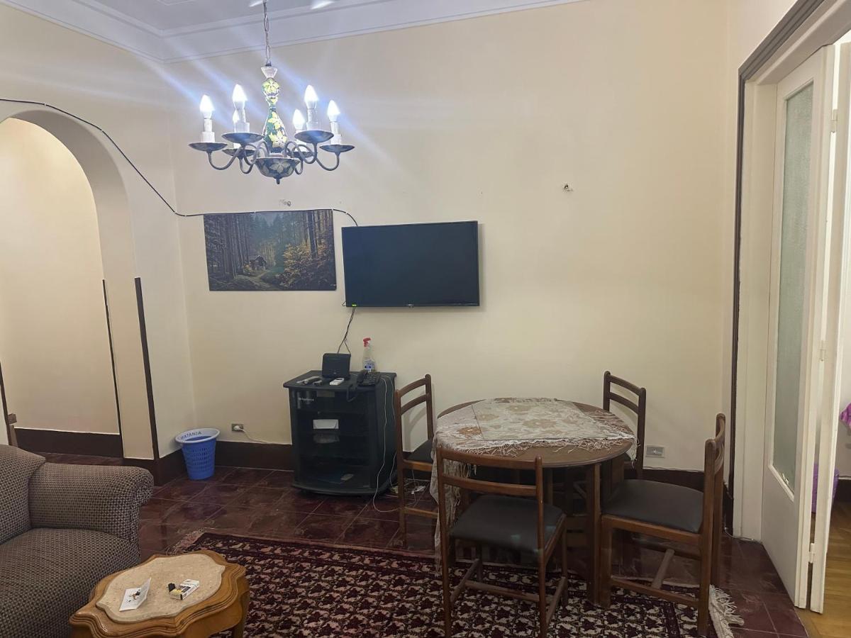 Beautiful Apartment In The Heart Of Cairo Exterior photo